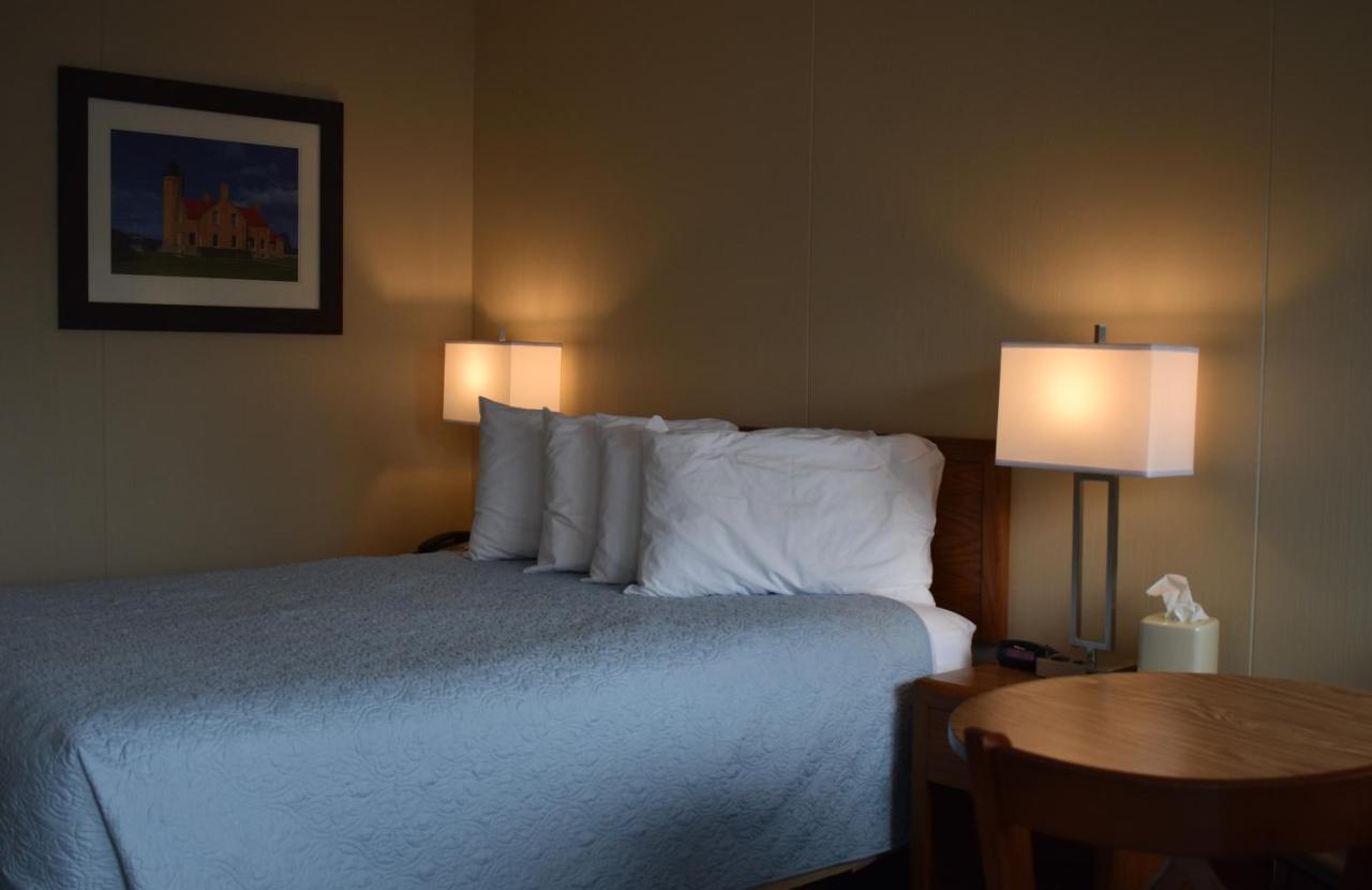 Lighthouse View Motel Mackinaw City Oda fotoğraf